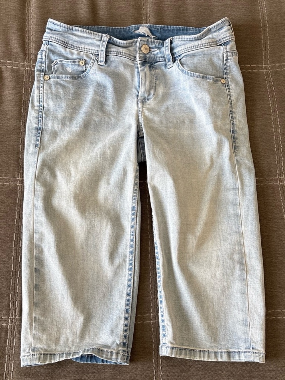 Tommy Bahama Light Blue Kids Denim capris pants. 0